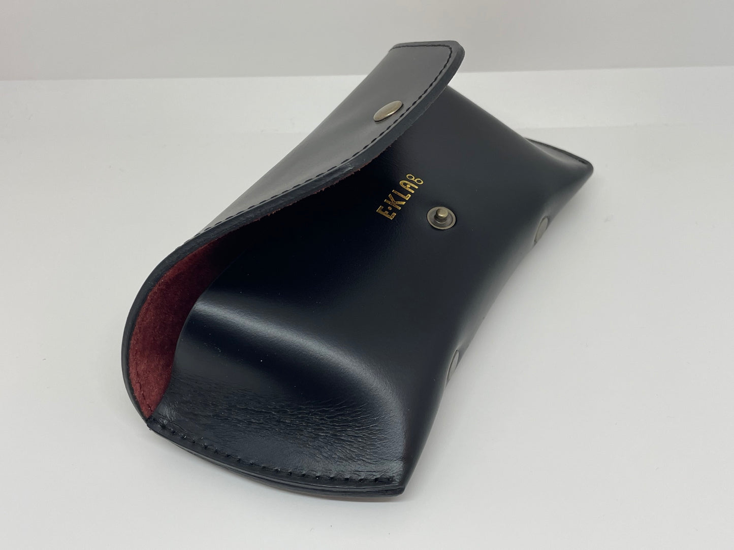 ETUI EN CUIR